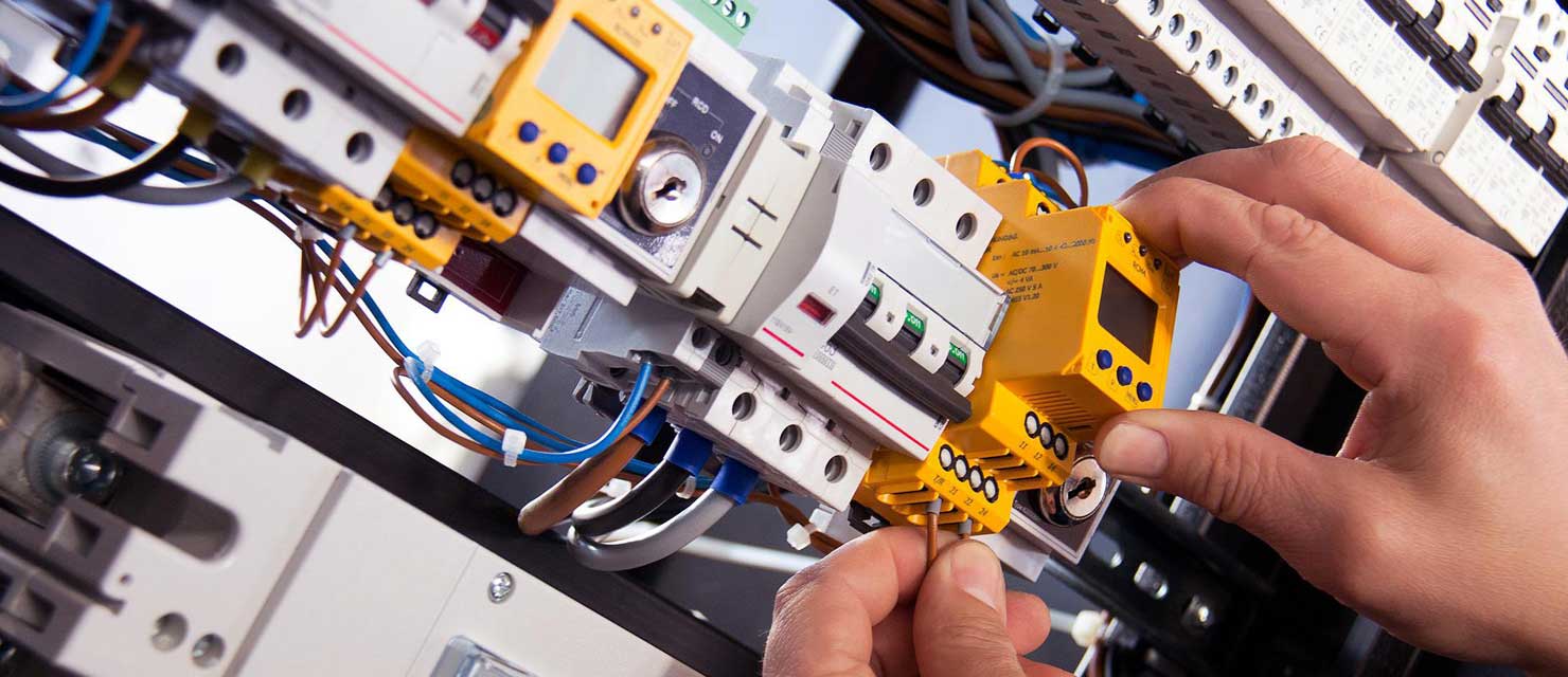 entreprise d'électricité industrielle courants forts et faibles à Montendre