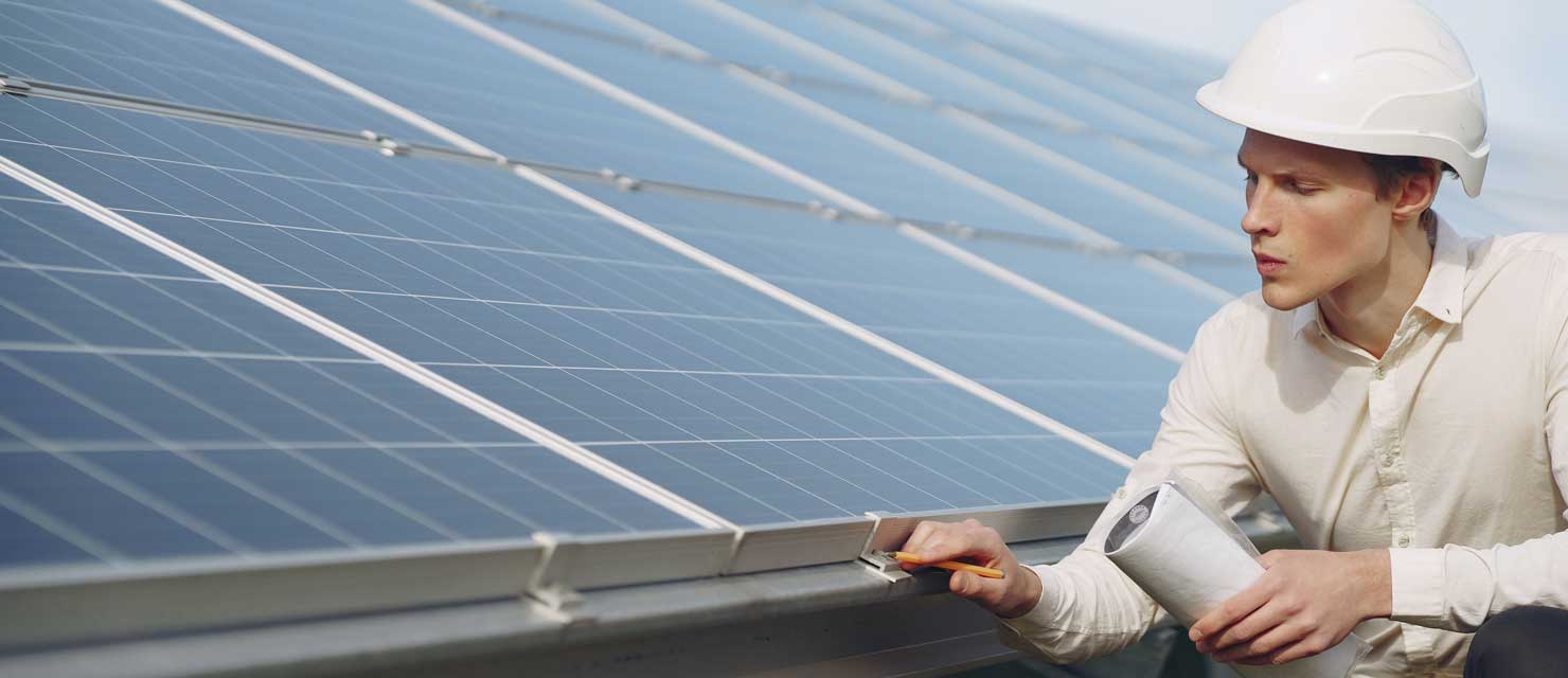 ingénieur étude pose panneaux photovoltaïques